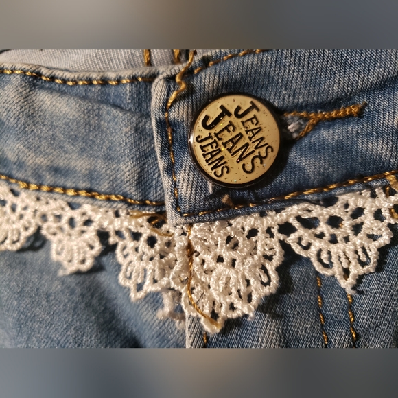 Jeans Jeans Jeans Blue Denim Jean Shorts Lace Trim Belted Border & Pockets Cute - Picture 4 of 6